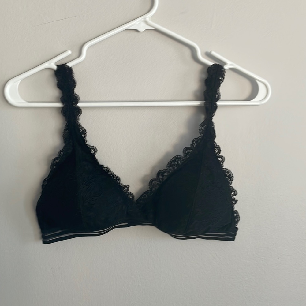 Simons Black lace bralette